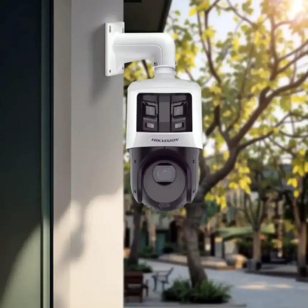 Hikvision DS-2SE4C425MWG-E/26 – Cameră IP profesională duală PTZ TandemVu 10MP (6MP+4MP), zoom optic 25x, ColorVu, DarkFighter, AcuSense AI, panoramă 180°, vedere nocturnă până la 100 m, PoE+, IP66